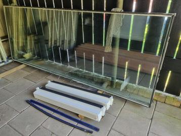 2 HR++ gelaagde ruiten incl roosters (totaal 245cm x 89,8cm) beschikbaar voor biedingen