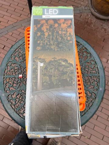 Nieuwe Massive Athos LED Vloerlamp beschikbaar voor biedingen