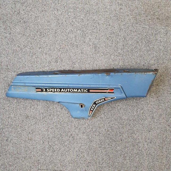 Zijkap Tomos blauw oud type metaal / ijzer onderdelen kap, Fietsen en Brommers, Brommeronderdelen | Algemeen, Gebruikt, Kap, Ophalen of Verzenden