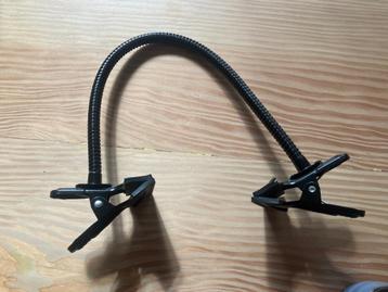 Flexibele arm met klemmen voor reflectiescherm beschikbaar voor biedingen