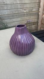 Design vaas ( aubrrgine kleur) 26 cm hoog, Huis en Inrichting, Woonaccessoires | Vazen, Overige kleuren, Ophalen of Verzenden