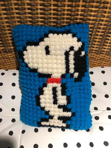 Gehaakt Snoopy Kussen beschikbaar voor biedingen