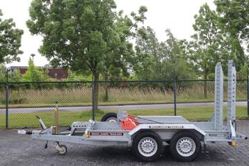 BRIAN JAMES DIGGER PLANT 2700 KG | TANDEM | MACHINETRANSPORT beschikbaar voor biedingen