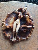 Decoratief beeld / asbak: Vrouw met krokodil. Erotisch, Antiek en Kunst, Kunst | Beelden en Houtsnijwerken, Ophalen of Verzenden