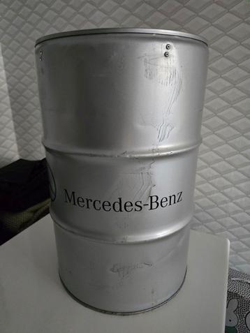 Mercedes-Benz Vat Tafel / Stoel beschikbaar voor biedingen