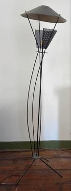 Vintage hoge vloerlamp in de stijl van Mategot tripod, Ophalen of Verzenden, Gebruikt