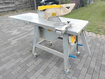 cirkelzaag tafel cirkelzaag zaagmachine  beschikbaar voor biedingen