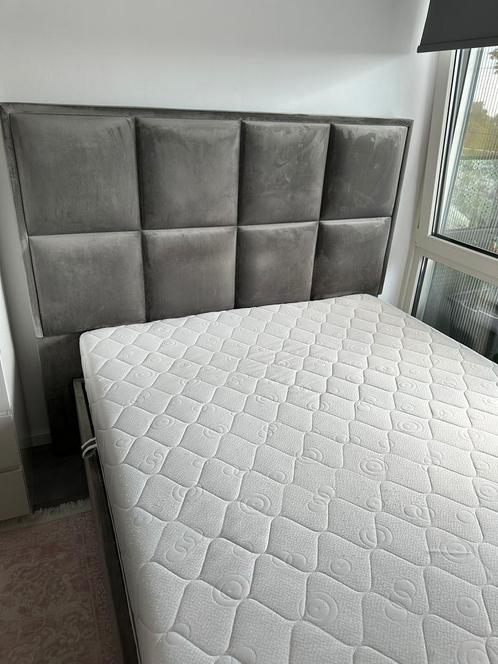 Twee persoons bed 140x200, Huis en Inrichting, Slaapkamer | Boxsprings, Zo goed als nieuw, 140 cm, 200 cm, Tweepersoons, Grijs
