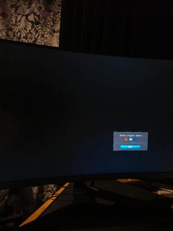 Samsung C27R500FHR 27inc curved monitor  beschikbaar voor biedingen
