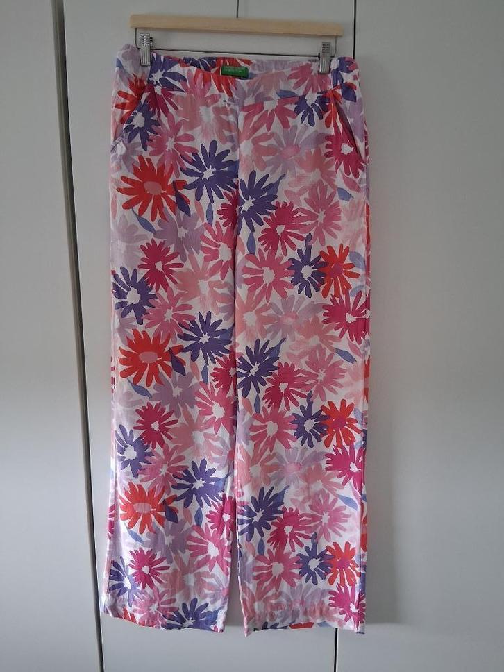 Benetton lange zomerbroek met bloemenprint mt.L, Kleding | Dames, Broeken en Pantalons, Zo goed als nieuw, Maat 38/40 (M), Lang