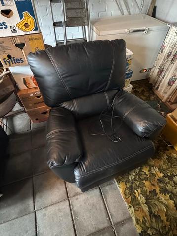Zwarte lederen relaxfauteuil (elektrisch) 2stuks beschikbaar voor biedingen