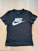 Nike t-shirt maat 116, Kinderen en Baby's, Kinderkleding | Maat 116, Gebruikt, Jongen of Meisje, Ophalen of Verzenden, Shirt of Longsleeve