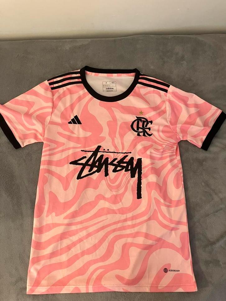 Zeldzaam Stüssy x Flamengo FC shirt – exclusieve editie, Sport en Fitness, Voetbal, Zo goed als nieuw, Shirt, Maat S, Verzenden