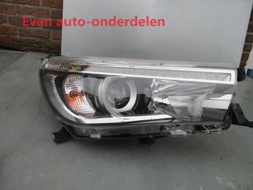 rechter koplamp toyota hilux beschikbaar voor biedingen