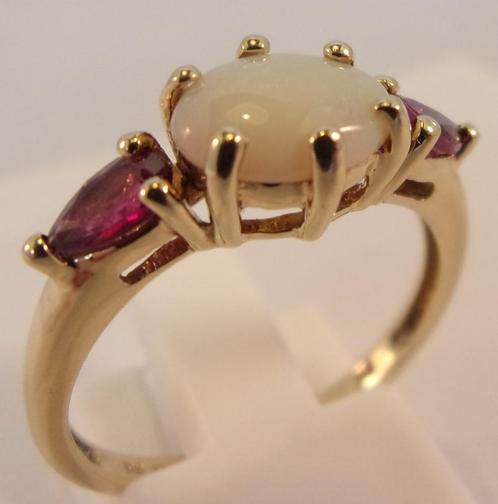 Prachtige gouden ring met Opaal en Rhodoliet Granaat, Sieraden, Tassen en Uiterlijk, Ringen, Zo goed als nieuw, Dame, 17 tot 18