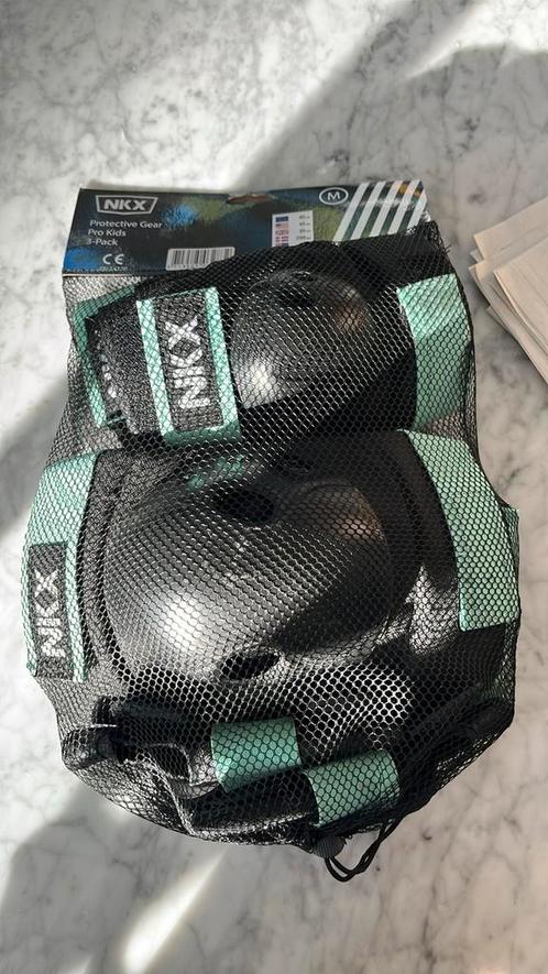 beschermset skaten rolschaatsen maat medium, Sport en Fitness, Skeelers, Zo goed als nieuw, Bescherming, Overige merken, Kinderen