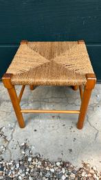 Vintage grenen krukje met sisal zitting, Ophalen of Verzenden, Zo goed als nieuw, Hout