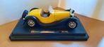 Bugatti Type 55 1:24 Bburago inclusief display, Ophalen of Verzenden, Zo goed als nieuw, Auto, Bburago