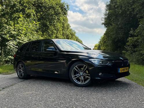 BMW 3-Serie 318d Automaat 2014 Zwart, Auto's, BMW, Particulier, 3-Serie, Achteruitrijcamera, Airbags, Airconditioning, Alarm, Apple Carplay