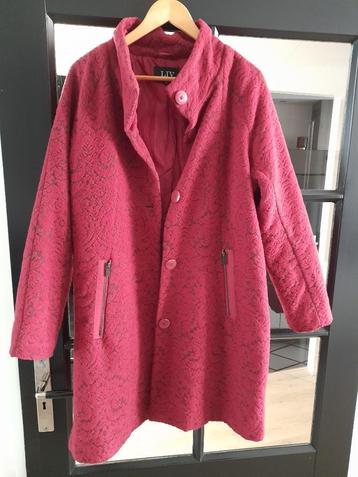 dames jas zeer geschikt voor herfst / begin winter beschikbaar voor biedingen