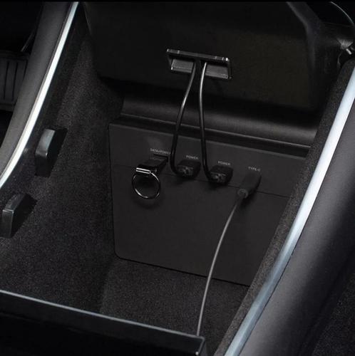 5-in-1 USB hub voor Tesla model 3 Pre-Facelift, Auto diversen, Auto-accessoires, Zo goed als nieuw, Ophalen