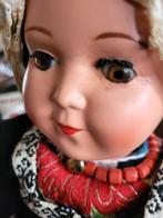Oude Volendamse Pop in Klederdracht, Ophalen of Verzenden, Gebruikt, Pop
