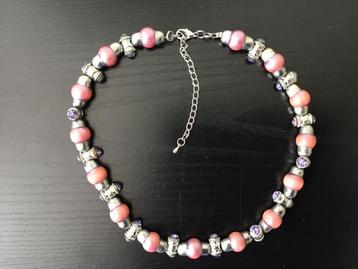 Collier, halsketting roze. beschikbaar voor biedingen