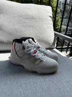 Jordan 11 Platinum tint, Kleding | Heren, Schoenen, Ophalen of Verzenden, Zo goed als nieuw, Wit