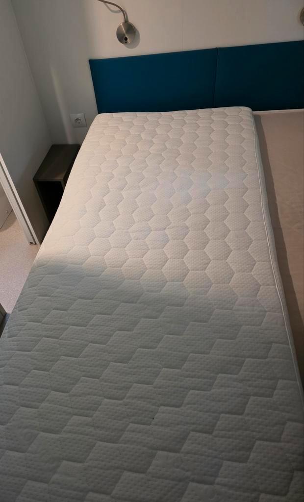 topmatras Jysk 90x200 (kern traagschuim, hoes 100% polyester, Huis en Inrichting, Slaapkamer | Boxsprings, Zo goed als nieuw, 90 cm