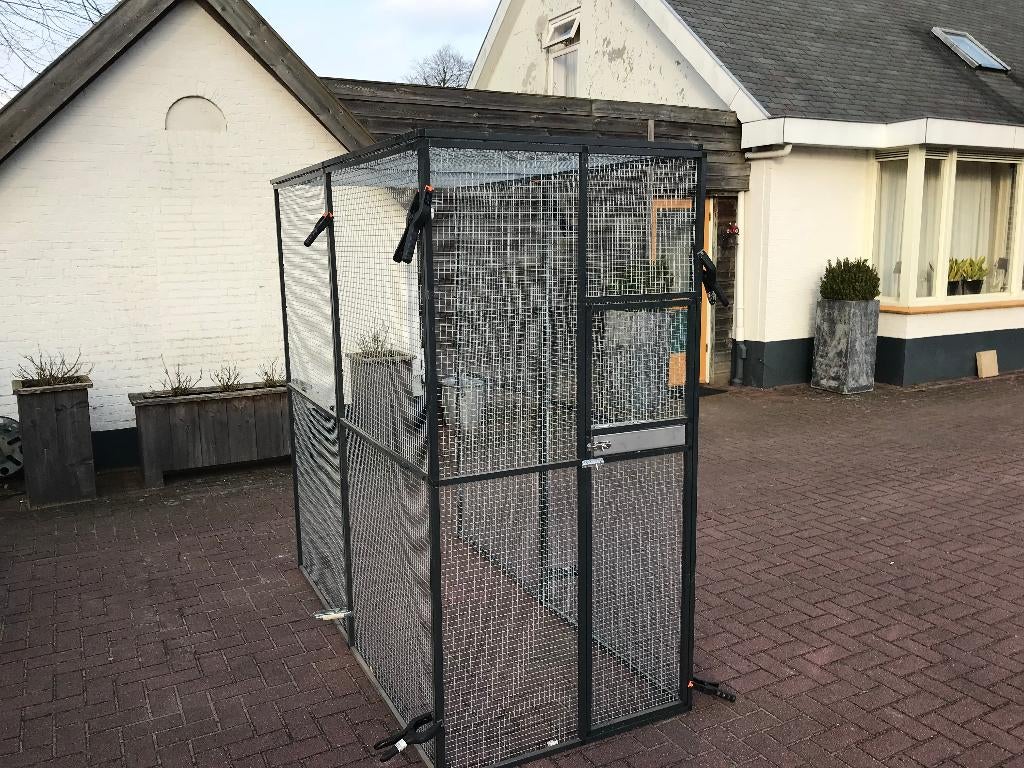 Zwarte Volière 206 x 102 x 202 nieuw, Dieren en Toebehoren, Vogels | Hokken en Kooien, Ophalen of Verzenden, Nieuw, Aluminium