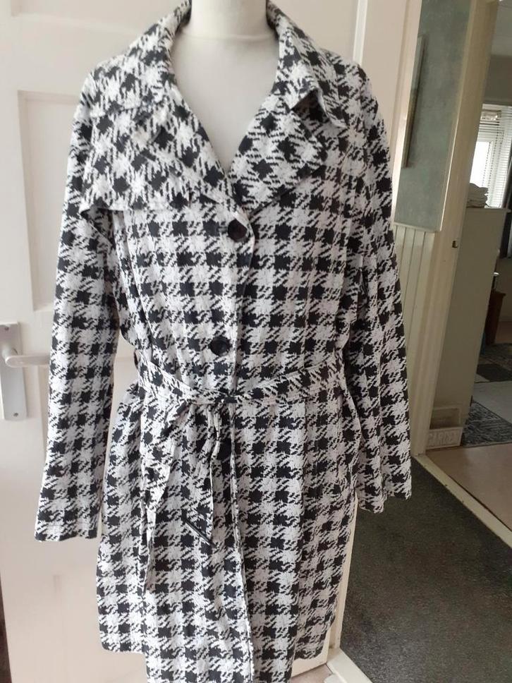 Trenchcoat mt 52/54 gratis verzenden, Kleding | Dames, Grote Maten, Zo goed als nieuw, Jas of Mantel, Overige kleuren, Verzenden