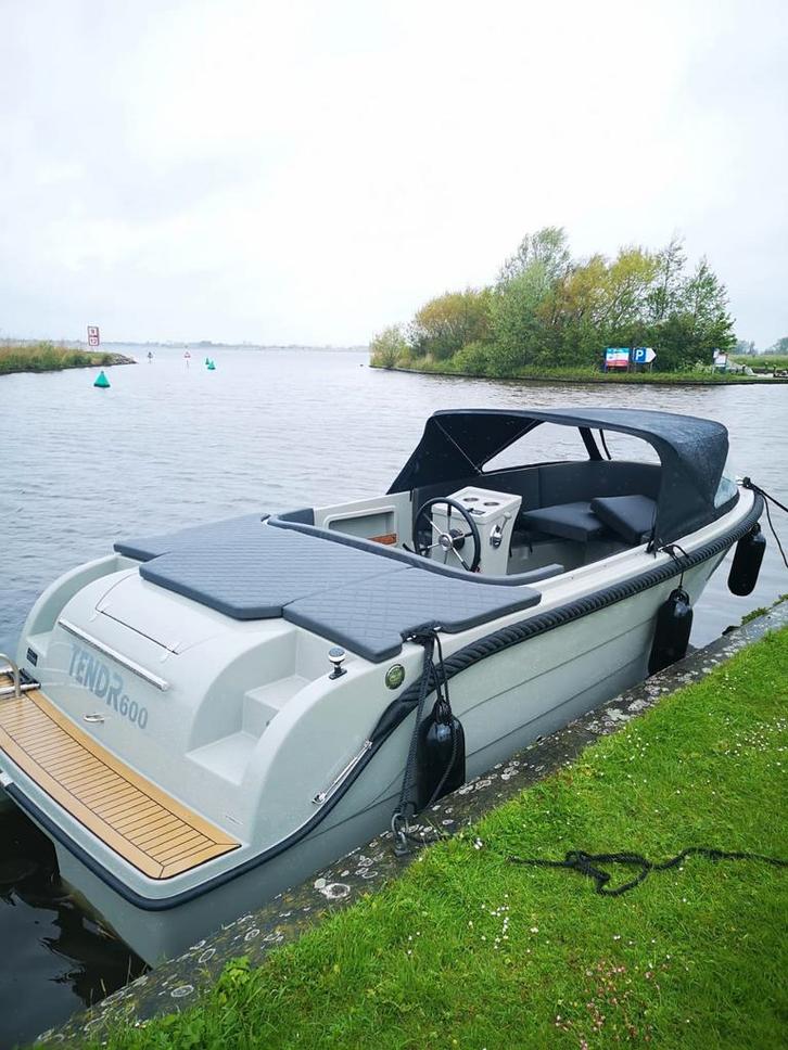 Tendr 600 Suzuki 30pk grijs, Watersport en Boten, Sloepen, Zo goed als nieuw, 10 tot 30 pk, 6 meter of meer, Binnenboordmotor