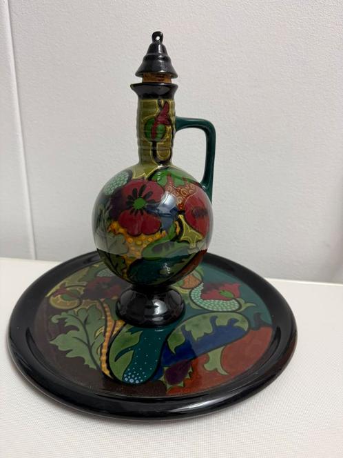 Gouda Art Nouveau Plateel donker met bloemen, Antiek en Kunst, Antiek | Keramiek en Aardewerk, Ophalen of Verzenden