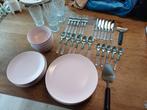 Roze IKEA Servies Set - Borden, Bestek, Glazen, Overige materialen, Ophalen of Verzenden, Zo goed als nieuw, Effen