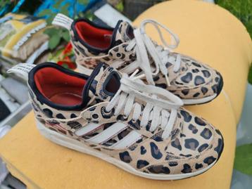 Adidas sneaker panterprint maat 41 beschikbaar voor biedingen