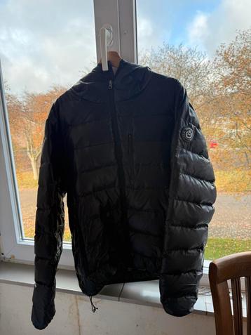 Winter jas beschikbaar voor biedingen