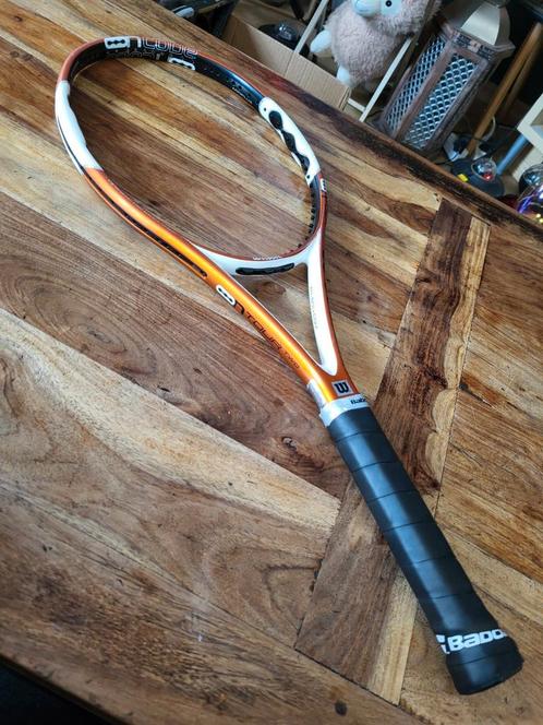 Wilson N Tour Two Tennisracket
280 gram L4 Gemert & Wierden, Sport en Fitness, Tennis, Zo goed als nieuw, Racket, Wilson, L4, Ophalen of Verzenden