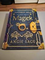 Angie Sage - Magiek hardcover, Boeken, Ophalen of Verzenden, Angie Sage, Zo goed als nieuw
