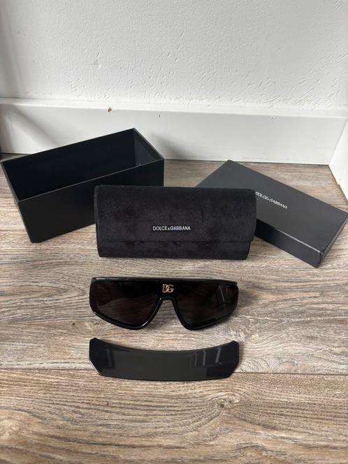Unisex Dolce Gabbana zonnebril met toebehoren, Sieraden, Tassen en Uiterlijk, Zonnebrillen en Brillen | Dames, Ophalen of Verzenden