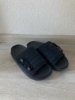 Nike slippers zwart maat 35,5, Kinderen en Baby's, Ophalen of Verzenden, Zo goed als nieuw, Jongen of Meisje, Overige typen