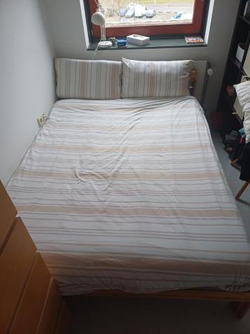 Ikea bed with matress - afbeelding 1