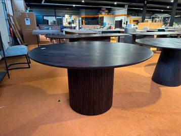 Eettafel congo te koop! elke zondag zijn wij open!  beschikbaar voor biedingen