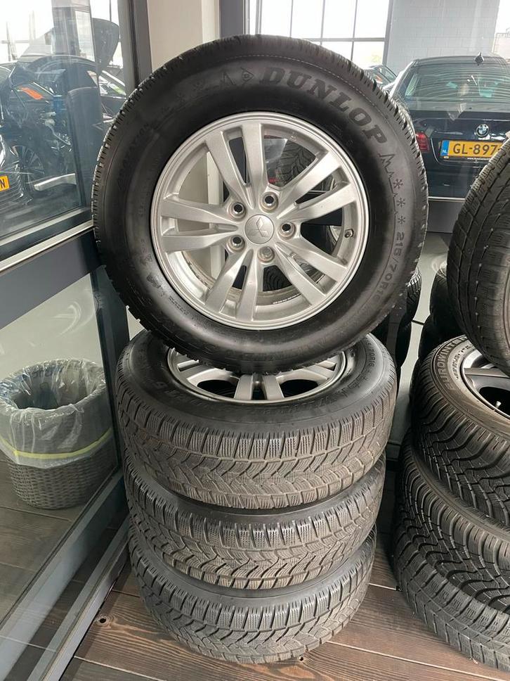 Mitsubishi Outlander Velgen met winterbanden 16", Auto-onderdelen, Banden en Velgen, Banden en Velgen, Winterbanden, 16 inch, 215 mm