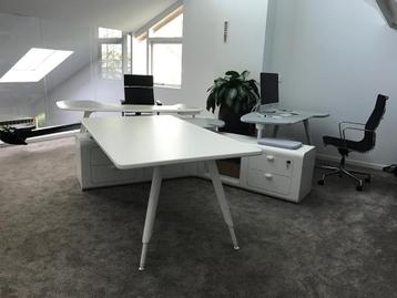 Tecno Beta bureau's met ladekasten beschikbaar voor biedingen