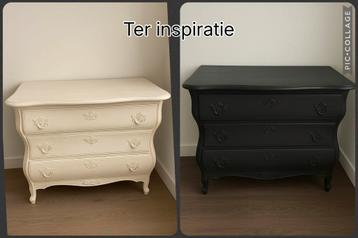 Turquoise vintage kastje met sierlijke vormen beschikbaar voor biedingen