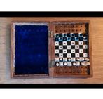 Schaakspel Hand carved massief Hout 1960-1970 gedetailleerd, Ophalen of Verzenden, Zo goed als nieuw, H, H