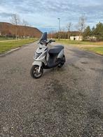 Piaggio zip 4 takt, Fietsen en Brommers, Scooters | Piaggio, Ophalen, Zip, Zo goed als nieuw, Benzine