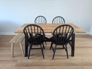 Dining table set / tafel / sits 4 to 6 beschikbaar voor biedingen