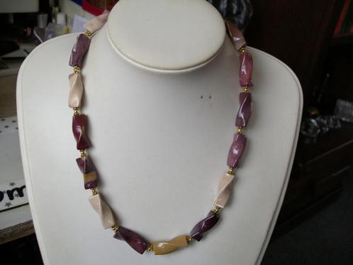 Een mooie Mookaiet edelstenen ketting, Sieraden, Tassen en Uiterlijk, Antieke sieraden, Ketting, Overige materialen, Met edelsteen