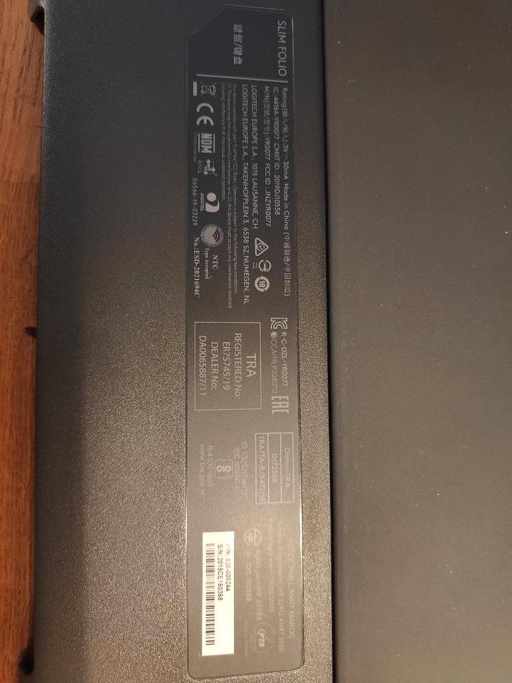 iPad toetsenbordcase Logitech Slim Folio 2020, Computers en Software, Tablet-hoezen, Zo goed als nieuw, Bescherming voor- en achterkant